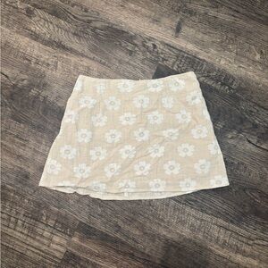 princess polly shelly floral mini skirt in beige/sand